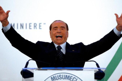 Berlusconi durante un acto en Catania, el pasado noviembre.
