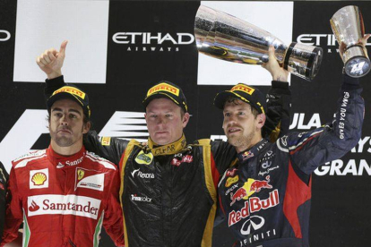 El podio de Abu Dhabi, Raikkonen, Alonso y Vettel.