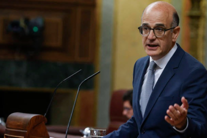 El diputado de UPN, Alberto Catalán Higueras, durante su intervención en el Congreso en la segunda jornada del debate de la investidura. este jueves en Madrid. EFE