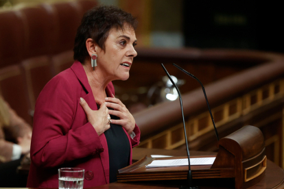 La portavoz de EH Bildu, Mertxe Aizpurua, durante su intervención. JUAN CARLOS HIDALGO / EFE