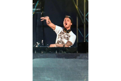 El artista y DJ sueco Avicii, durante una actuación