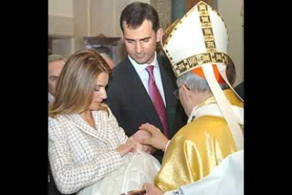 El cardenal arzobispo de Madrid, Antonio Rouco Varela, ha oficiado la ceremonia de bautismo.