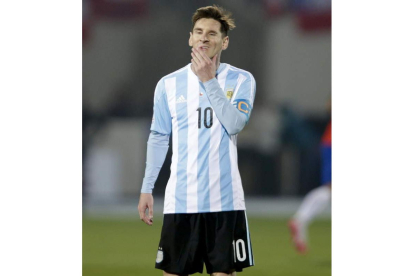 Messi se lamenta en la final de la Copa América.