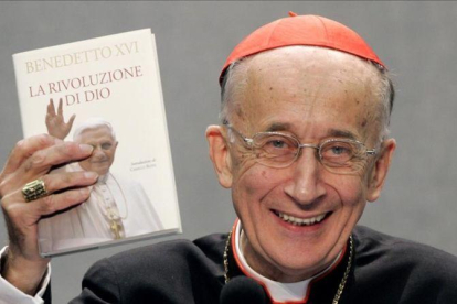 El cardenal Camillo Ruini, expresidente de los obispos italianos, crítico con la demanda de médicos para que practiquen abortos.