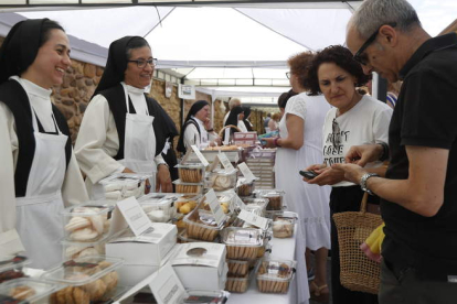 La Feria de los Dulces regresará a Gradefes el tercer fin de semana de agosto. JESÚS F. S.