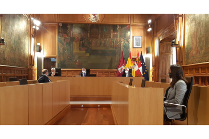 Pleno celebrado hoy en la Diputación de León. DL