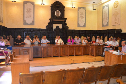 Imagen del pleno ordinario celebrado ayer en Astorga. MEDINA