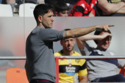 Íñigo Vélez de Mendizábal, en el Lugo-Deportiva del pasado 2 de abril. L. DE LA MATA