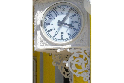 Reloj de la estación de Matallana. Feve