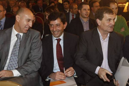 José Antonio Díez y los diputados provinciales del PP Jaime González y José Antonio Velasco. ramiro/jesús
