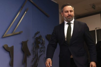 El presidente de Vox, Santiago Abascal, antes de registrar en el Congreso la moción de censura a Sánchez. JUAN CARLOS HIDALGO