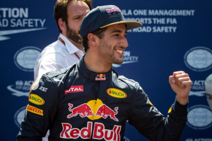 El australiano Daniel Ricciardo celebra la 'pole' que ha logrado en Montecarlo.