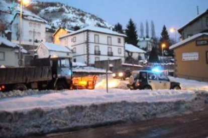 Las actuales palas con las que cuenta el Ayuntamiento son insuficientes ante las intensas nevadas