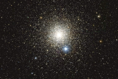 Imagen  de un cúmulo globular de estrellas . ARCHIVO