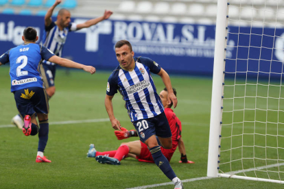 Pablo Valcarce ha logrado tres goles cruciales para su equipo esta campaña, el último de ellos el lunes ante el Elche. L. DE LA MATA