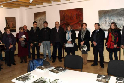 Momento de la inauguración del centro cultural Manuel Díez Rollán, que acoge una exposición de sus obras.