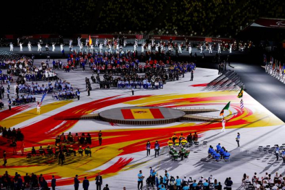 Vista general de la llegada del equipo paralímpico español al estadio Olímpico. ISRAEL GARDYN MARTIN