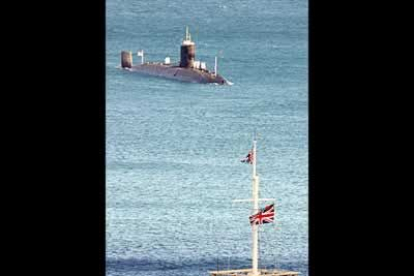 Después de la polémica con su anterior visita, el Tireless ha vuelto. Se encuentra atracado en el muelle de la base naval de Gibraltar en donde va a permanecer varios  días por una visita rutinaria.