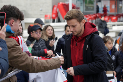 Llegada de los jugadores del Sevilla FC a León. FERNANDO OTERO