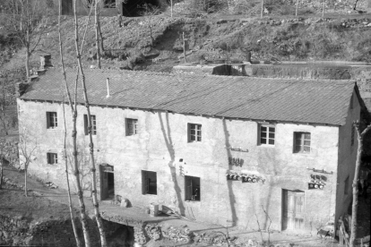 Antigua imagen de la fábrica. Archivo Club Xeitu. DL