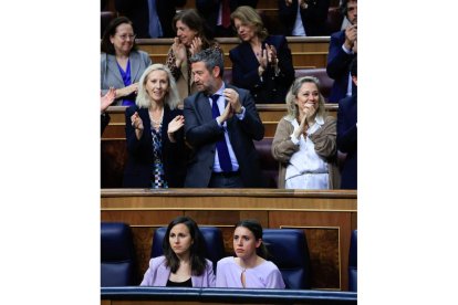 Belarra y Montero tras la votación para la reforma de la ley. ZIPI