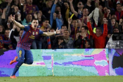 Alexis Sanchez, autor del único gol del Barcelona, celebra el empate. Foto: REUTERS / JUAN MEDINA