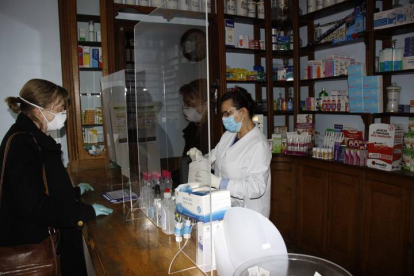 Farmacia de Puente Almuhey en el municipio de Valderrueda. CAMPOS