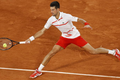 Novak Djokovic se deshizo sin problemas del sueco Mikael Ymer en primera ronda. IAN LANGSDON