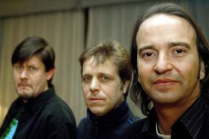 Tres de los componentes del grupo musical Los Secretos: Ramón Arroyo, Jesús Redondo y Álvaro Urquijo
