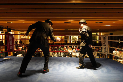 Velada de boxeo en el Olímpico. J. NOTARIO