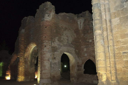 Imagen de las ruinas del monasterio de Santa María de Trianos.