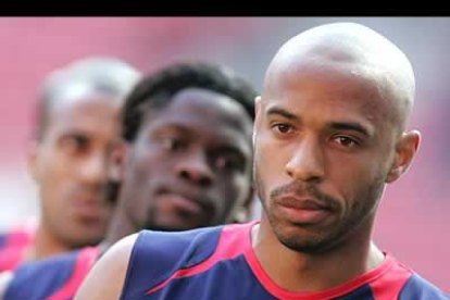 Oh-la-la!! mon amour!!. Este francesito, Thierry Henry, que triunfa entre las englands desborda exotismo por todos sus poros. Atención chicas: fue bota de oro, tiene 26-27 años y en la intimidad le llaman Titi.