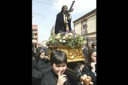 Los más pequeños son los verdaderos protagonistas de este acto procesional.