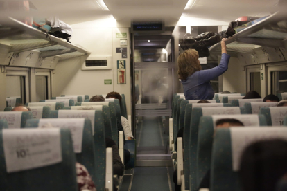 Primer viaje comercial de Renfe en la Variante de Pajares. FERNANDO OTERO