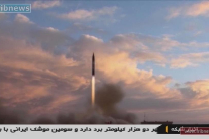 Imagen de vídeo del lanzamiento del nuevo misil iraní, difundida un día después de ser exhibido por primera vez en Teherán, el 23 de septiembre.