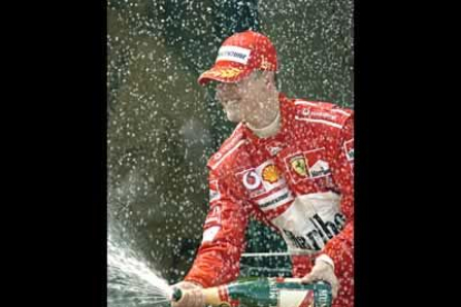 El alemán Michael Schumacher (Ferrari F2004), ha sido ganador por sexta vez y además se ha impuesto en todas las pruebas disputadas la presente temporada.