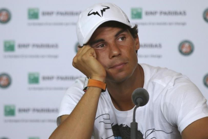 Nadal, resignado, en la rueda de prensa posterior a su retirada de Roland Garros.