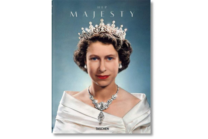‘Her Majesty’ recoge en cinco volúmenes la vida en fotografías de la reina Isabel II de Inglaterra