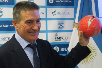 Manolo Cadenas ejercerá el 7 de julio como capitán del equipo de León en La Batallona. MERESMAN