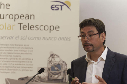 El responsable del EST en el Instituto de Astrofísica de Andalucía, Luis Bellot. SERGIO PÉREZ