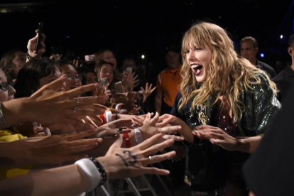 Taylor Swift, sobre el escenario del estadio de New Jersey, en su  gira mundial para promocionar su sexto álbum de estudio, Reputation, el pasado 20 de julio