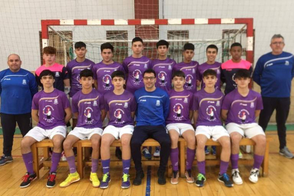 Formación del equipo de La Bañeza FS que milita en la 1ª División Regional Cadete. DL