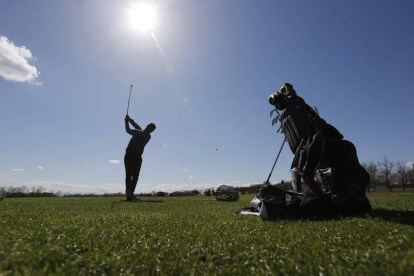 El León Club de Golf se ha convertido en una referencia para los practicantes de este deporte con unas instalaciones impresionantes.