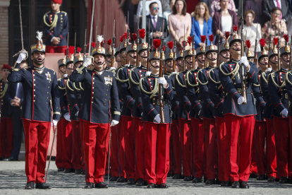 ZARAGOZA, 07/10/2023.- La princesa de Asturias, Leonor de Borbón, antes de jurar bandera con el resto de los cadetes de su curso en una ceremonia oficial celebrada en la Academia Militar de Zaragoza este sábado y presidida por su padre, el rey Felipe VI. EFE/Javier Cebollada