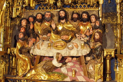 Las imágenes de los templos también hablaban de comidas del territorio: cochinillo asado en el altar mayor de la Cartuja de Miraflores.