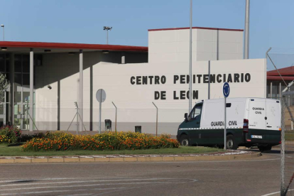 Entrada del centro penitenciario de Villahierro.