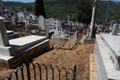 Fosa anónima del cementerio de Villafranca donde reposan.