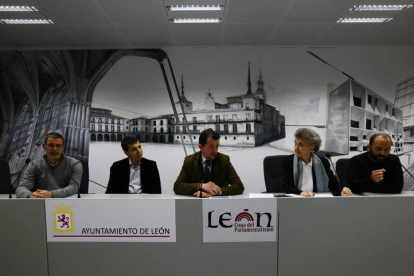 Raúl Sancho, Francisco Valero, Juan Pablo García, Margarita Morais y David de la Varga hablaron de los nuevos actos de la JOL.