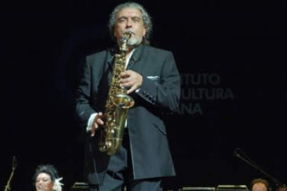 Paco Suárez, director de la Orquesta Sinfónica Gitana Europea, clausura hoy las jornadas gitanas en