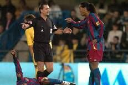 Ronaldinho y Eto'o deberán echarse esta tarde el equipo a sus espaldas